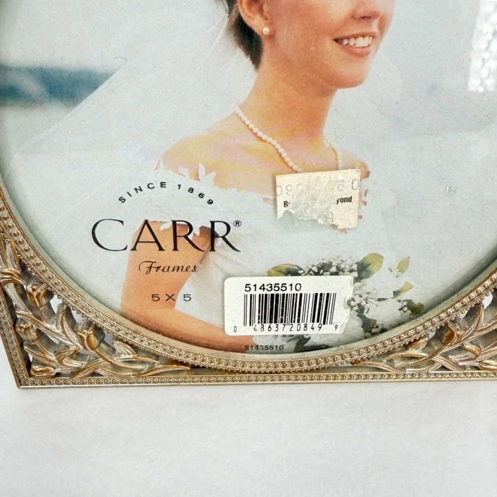 Carr VTG Picture Frame Round Photo Area Floral Filigree Gold Silver Tone 5x5